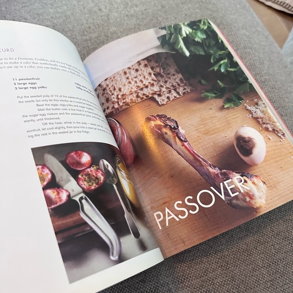 Book, cook book: “Feast, food that celebrates life” by Nigella Lawson - Picture 6 of 6